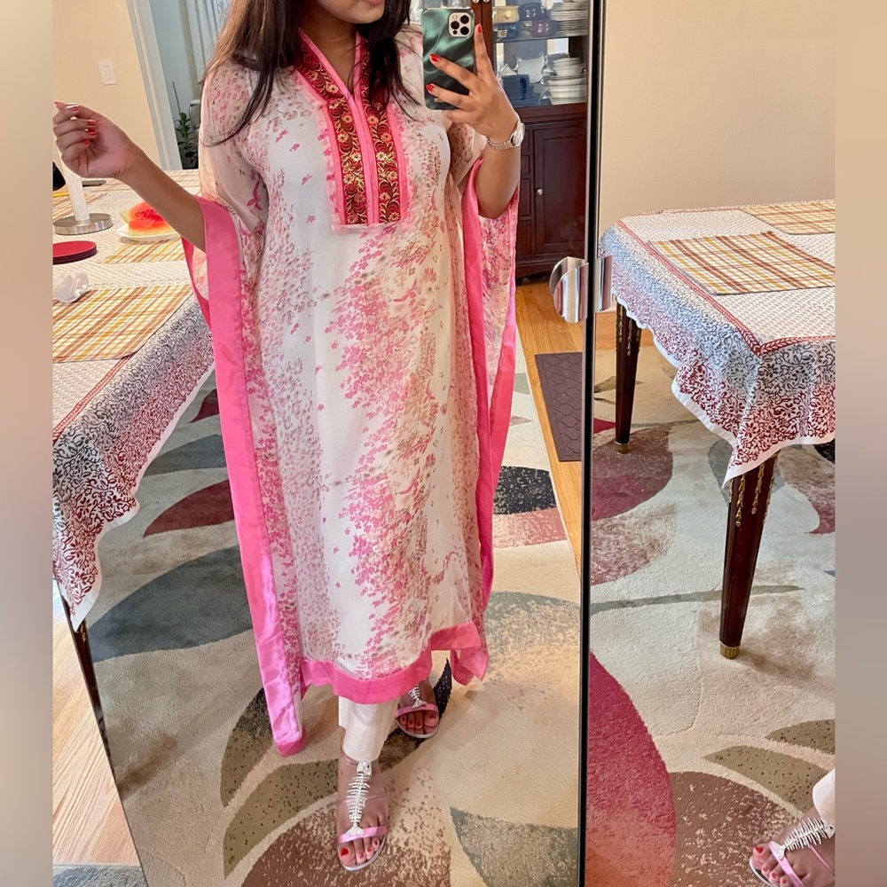 Pink and White Floral Chiffon Kaftan
